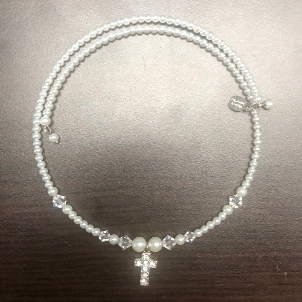 High intensity pearl choker w/ Swarovski crystals